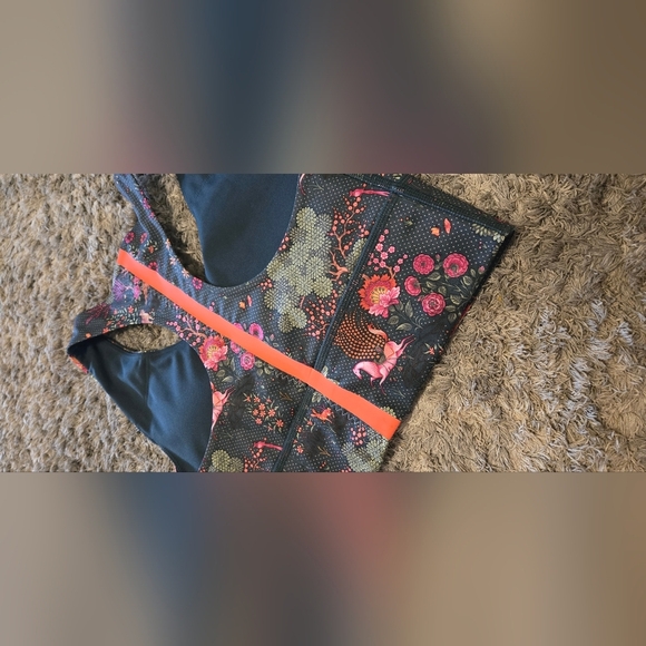 PUMA Liberty Floral Print Sports Bra - Picture 5 of 9